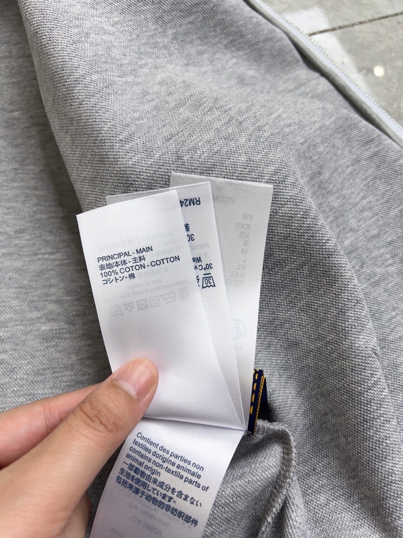 l0vis Vvtt0n outwear